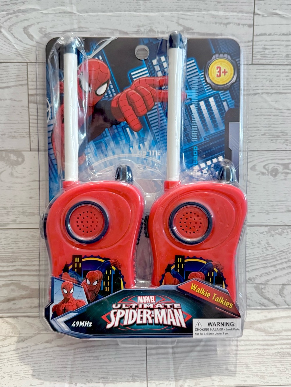 Marvel Ultimate Spider-Man Walkie Talkie Set 2 Pack 49 MHz Red 100-120 Feet NIP